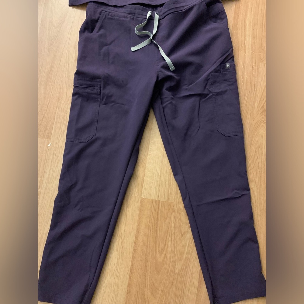 Figs Scrubs set Purple Shadow - Picture 3 of 4